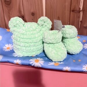 Adorable Mint Green Baby Hat and Booties Set